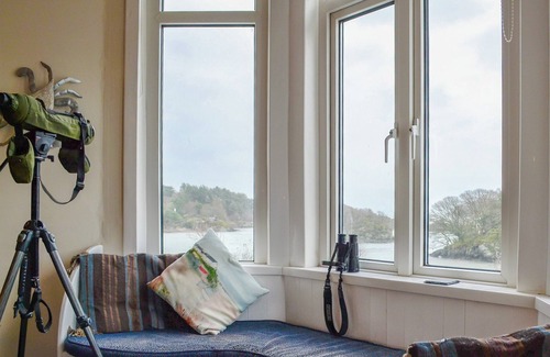 Menai Bridge Cottage | 5 bedroom accommodation in Menai Bridge, near Bangor