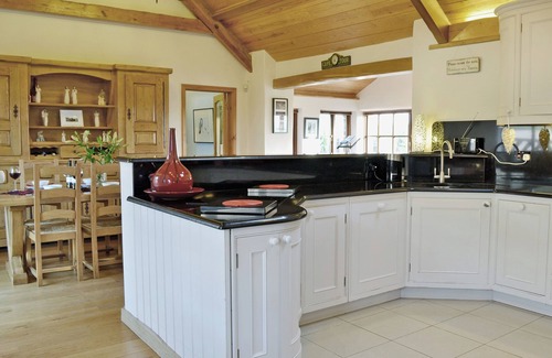 Saint Clears Cottage | 5 bedroom accommodation in St Clears, near Laugharne