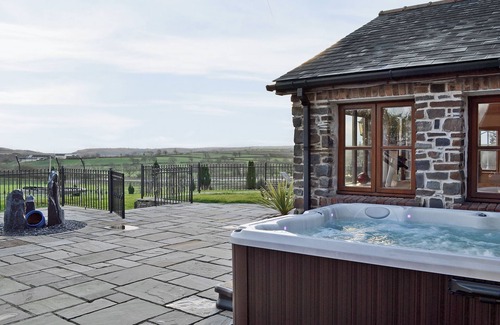 Saint Clears Cottage | 5 bedroom accommodation in St Clears, near Laugharne