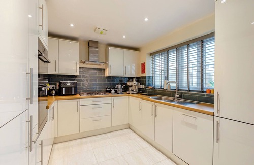 Weymouth Cottage | 5 bedroom accommodation in Weymouth