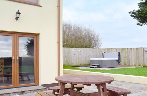 Kilgetty Cottage | 5 bedroom accommodation in Begelly, near Narberth