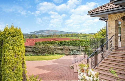 Powmill Cottage | 5 bedroom accommodation in Powmill, near Dollar