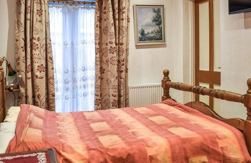 Farley Cottage | 5 bedroom accommodation in Winterslow, near Salisbury
