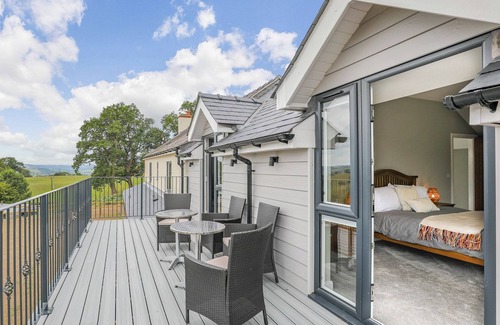 Meifod Cottage | 5 bedroom accommodation in Meifod