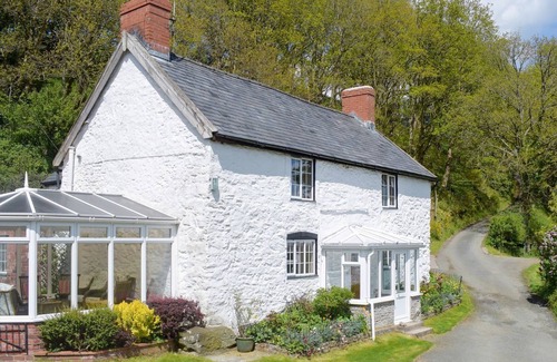 Meifod Cottage | 5 bedroom accommodation in Meifod, near Welshpool