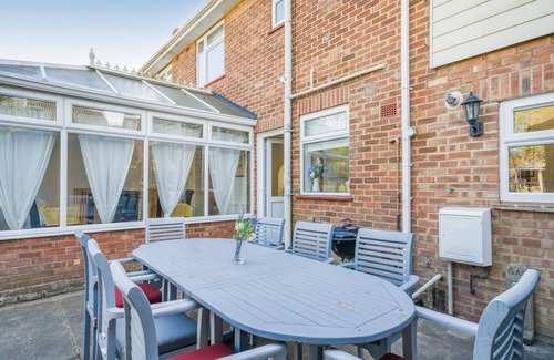 New Forest District Cottage | 5 bedroom accommodation in Bransgore, near Christchurch