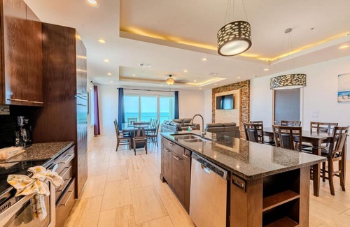 South Padre Island Apartment | 5 BEDROOM BEACHFRONT CONDO - 4th Floor