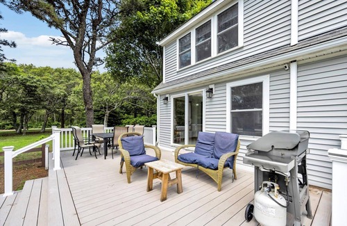 Cataumet House | 5-Bedroom Cape Cod Retreat on Scraggy Neck