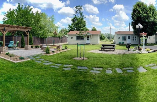 Arcadia Hotel | 5 Bedroom Combo/ARCADIA RESORT/Cabin 7 + 3 Bedroom House/HOT TUB