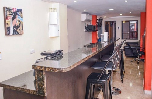 Astorga House | 5 Bedroom Combo that DO connect two hot tubs AC Lleras area