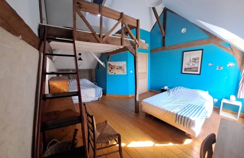 Mezieres-sur-Ponthouin Other | 5 bedroom country house sleeps 13 and more.