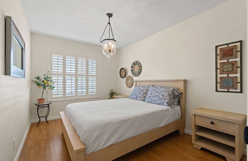 Bonita Other | 5-Bedroom Farmhouse near Country Club