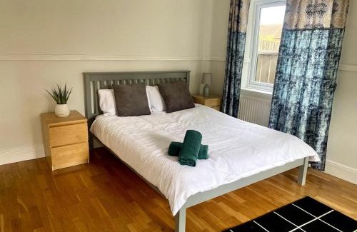 Great Linford Apartment | 5 Bedroom Home in Central MK