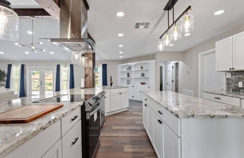 Lake Charles House | 5 Bedroom Home In Lake Charles