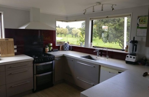 Mount Maunganui House | 5 bedroom home on Mount Maunganui Golf Course, Omanu beach across the road.