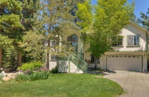 Montgomery Estates House | 5 Bedroom Home - Huge Game Room, Bocce Ball, Amazing Outdoors