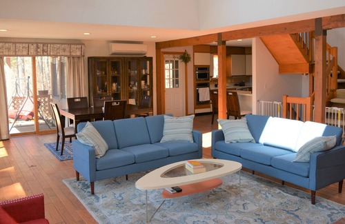 Grantham House | 5 bedroom Home with Pond Frontage on Anderson Pond