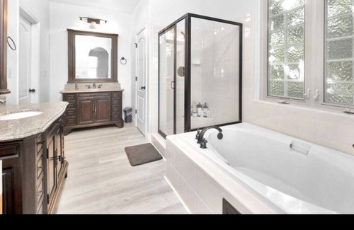 Clovis House | 💎5 Bedroom Home with Pool💎
