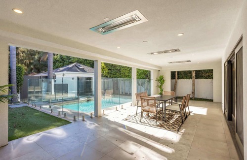Carthay Circle House | 5 Bedroom Home with Pool & Guest House