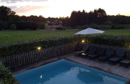 Piegut-Pluviers House | 5 Bedroom house w/pool, living room, kitchen. Family and Pet friendly!