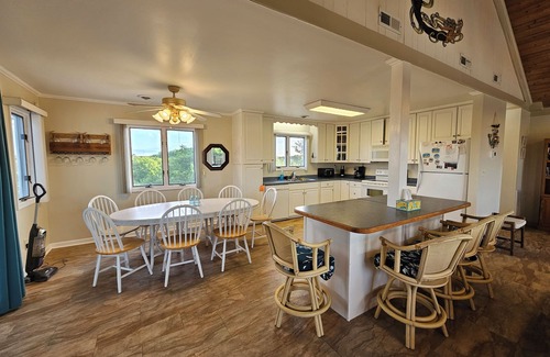 Carova Beach House | 5-bedroom house in tranquil Corolla with AC, 2 boats and 4x4 Jeep available!