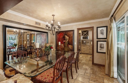 Woodland Hills House | 5-bedroom house in delightful Los Angeles with Resort style backyard
