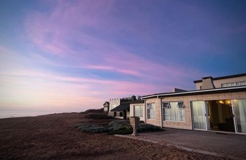 Henties Bay Villa | 5 bedroom house on the beach