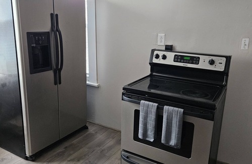 Asiatown Apartment | 5 bedroom loft in Heart of Cleveland nModern Comfort Meets Urban Conveniencen