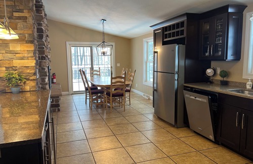 Phillips House | 5-Bedroom Luxury Lake Home W/600' with Pure Sand Swimming & 2.5Acre Private Lot