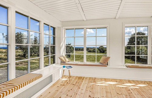 Listed House | 5 bedroom nice home in Svaneke