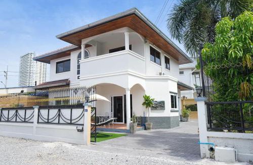 Na Chom Thian House | 5 bedroom pool villa quiet beach