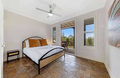 Mount Mellum House | 5 Bedroom QLDer with pool, fireplace and 50km of stunning views