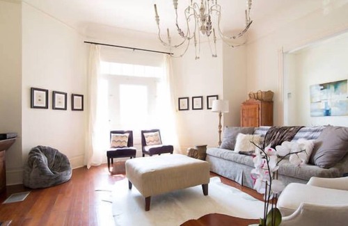 Carrollton House | 5 Bedroom Short Term Rental 3 full bath Queen Anne Victorian