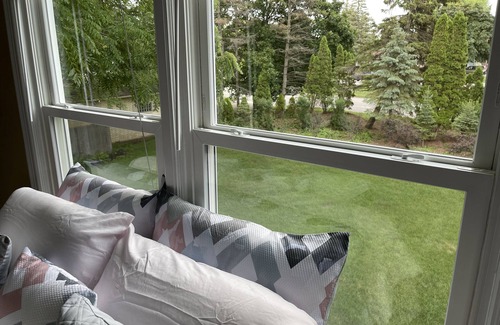 Mount Pleasant House | 5-Bedroom Sleeps up to 12 + Spacious!