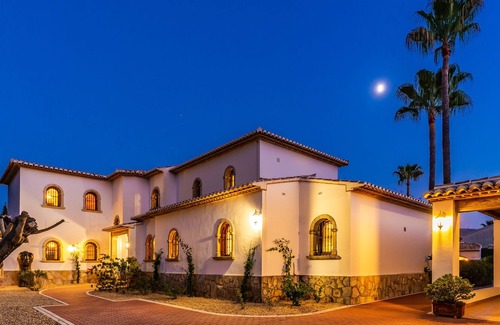 Tarraula Villa | 5 Bedroom Spanish Family Villa
