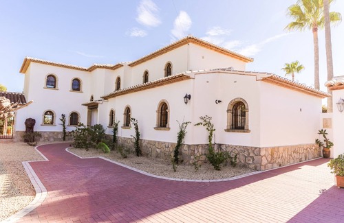 Tarraula Villa | 5 Bedroom Spanish Family Villa