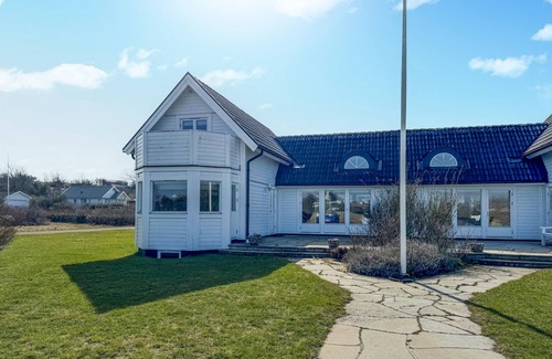 Kopingsvik House | 5 bedroom stunning home in Köpingsvik