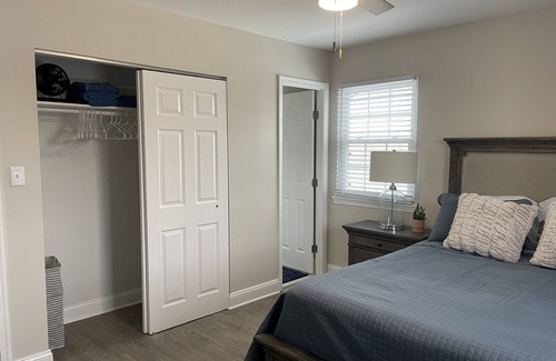 New Castle House | 5 Bedroom Townhome near UD campus
