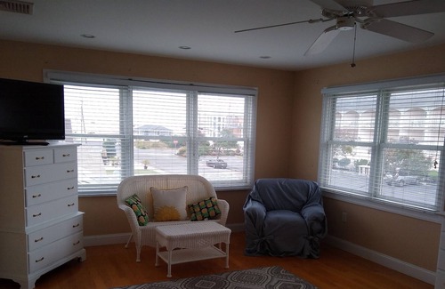 Point Pleasant Beach House | 5 Bedroom summer rental 1.5 blocks to beach