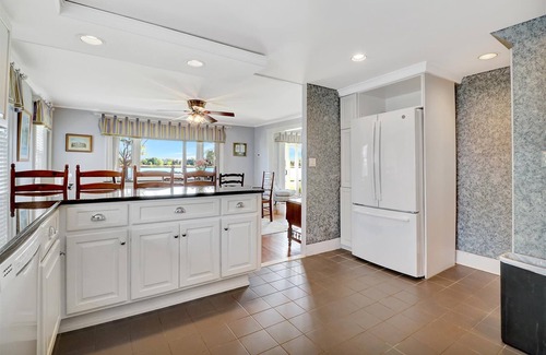 Spring Lake House | 5-bedroom vacation home just 2.5 blocks to the beach