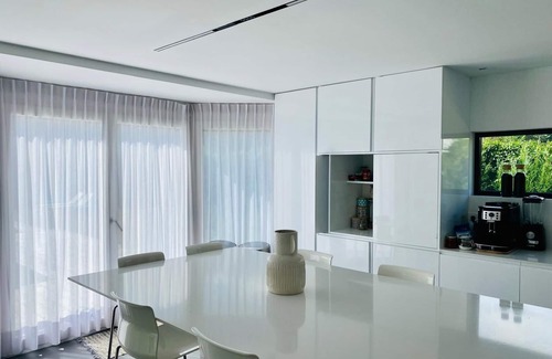 St. Genesius-Rode Villa | 5-bedroom villa with pool and gym