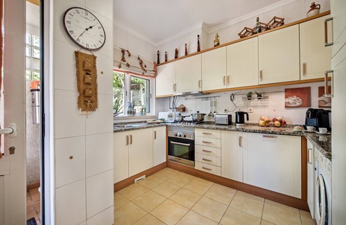 Correeira Villa | 5 Bedroom Villa Albufeira Center + Private Pool (on request) + Free WIFI