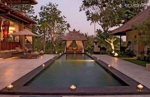 Batu Bolong Villa | 5 Bedroom villa Beachfront with private Pool in Canggu