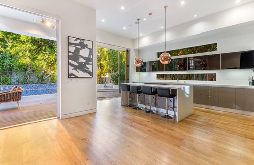 La Brea House | 5 bedroom Villa C! BEST LOCATION -POOL