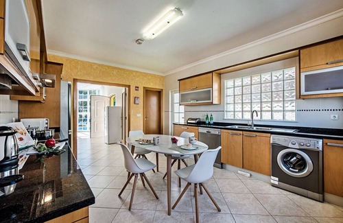 Correeira Villa | 5 Bedroom Villa in Albufeira Center + Heated Private Pool (on request)