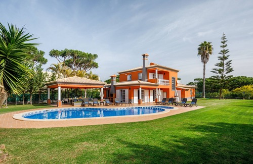 Aldeia das Acoteias Villa | 5 bedroom Villa Tenazinha III, Swimming Pool, Private Garden, BBQ and Pool Table