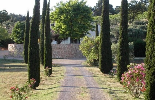 Aups Villa | 5 bedroom villa with swimming pool and pool house, playground in a large park