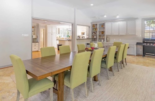 The Villages House | 5 Bedroom w/ Theatre, Pool, & Large Dining Hall
