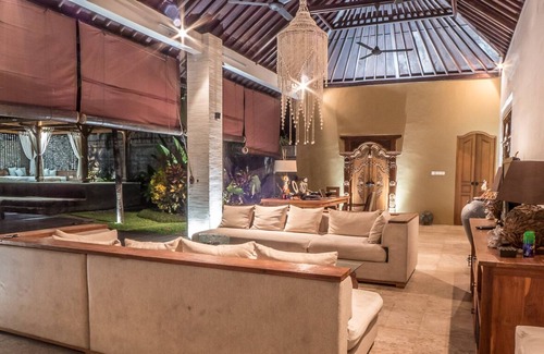 Padangsambian Klod Villa | 5 Bedroom Warm intimate family villa