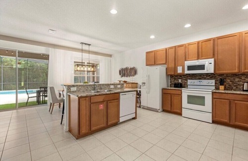 Bellavida House | 5 Bedrooms/3.5 Bathrooms/Bella Vida (361 LF)